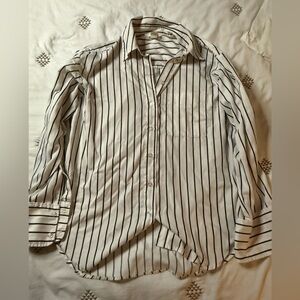 Very cute H&M button shirt